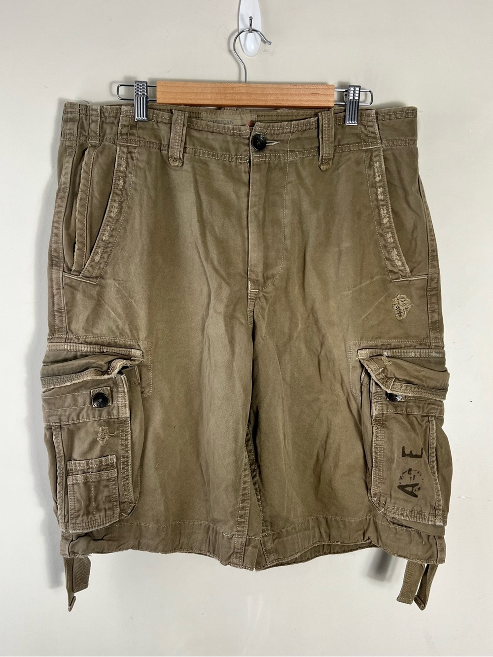 American Eagle Men's Cargo Shorts Khaki Green Cotton Size 34 Long Length Utility